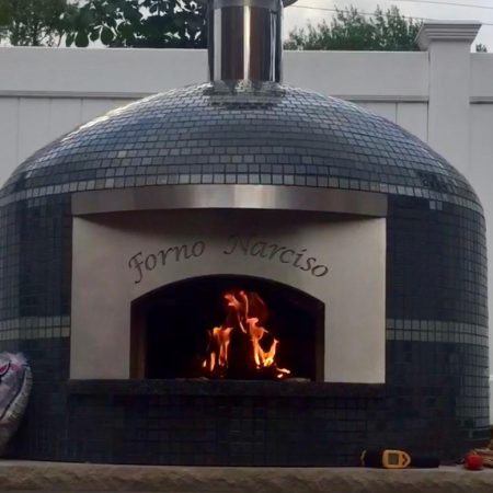 Forno Nardona Napoli Model of traditional wood fired pizza ovens.