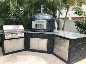 Forno Nardona outdoor kitchen complete with Lion Grill and accessories and a Forno Nardona Napoli oven with face plate engraved "Buon Appetito".