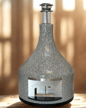 The Vesuvio by Forno Nardona in a light multicolored tile.